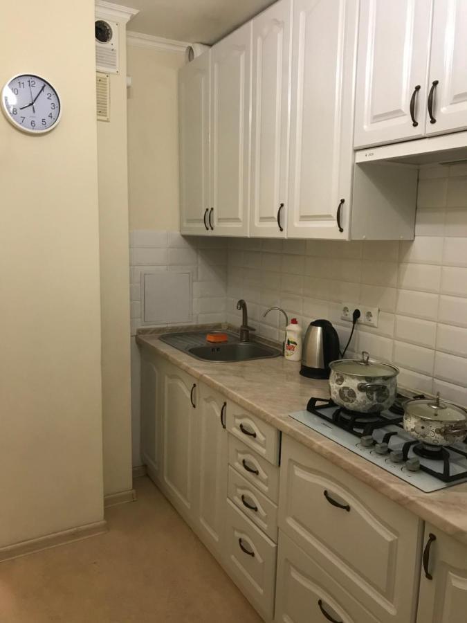 Sunny Apartment Overlooking The Royal Village Kiev Exteriör bild